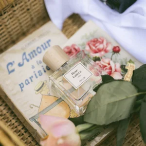 POECILE ROSE LUTECE parfum de niche